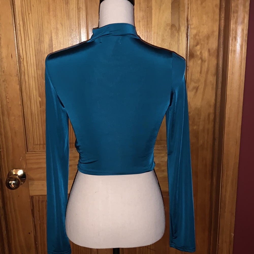 Revamped Mock turtleneck Crop Long Sleeve Shirt S - Picture 2 of 6